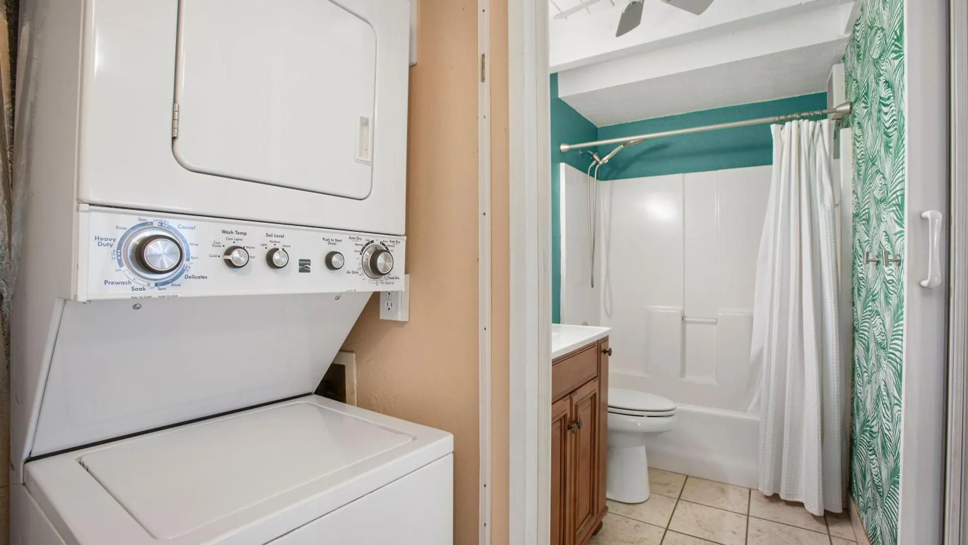 Charming Loft 2br With Free Parking & Near Beach! Apartment *