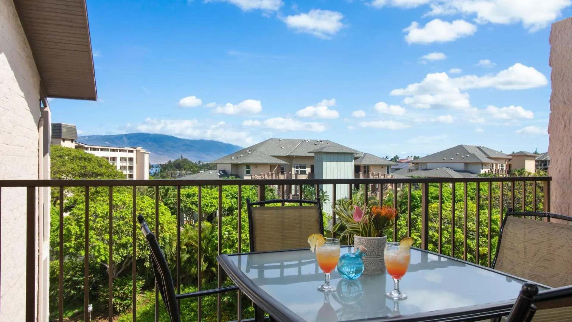 Charming Loft 2br With Free Parking & Near Beach!