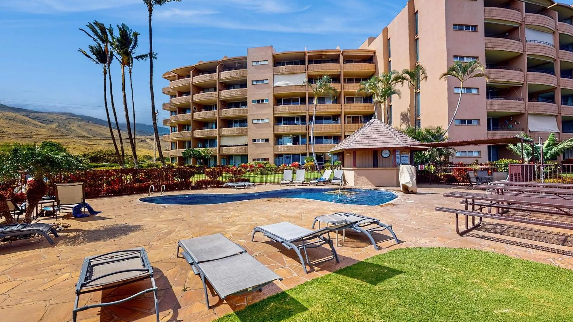 Apartment Island Sands #306 *