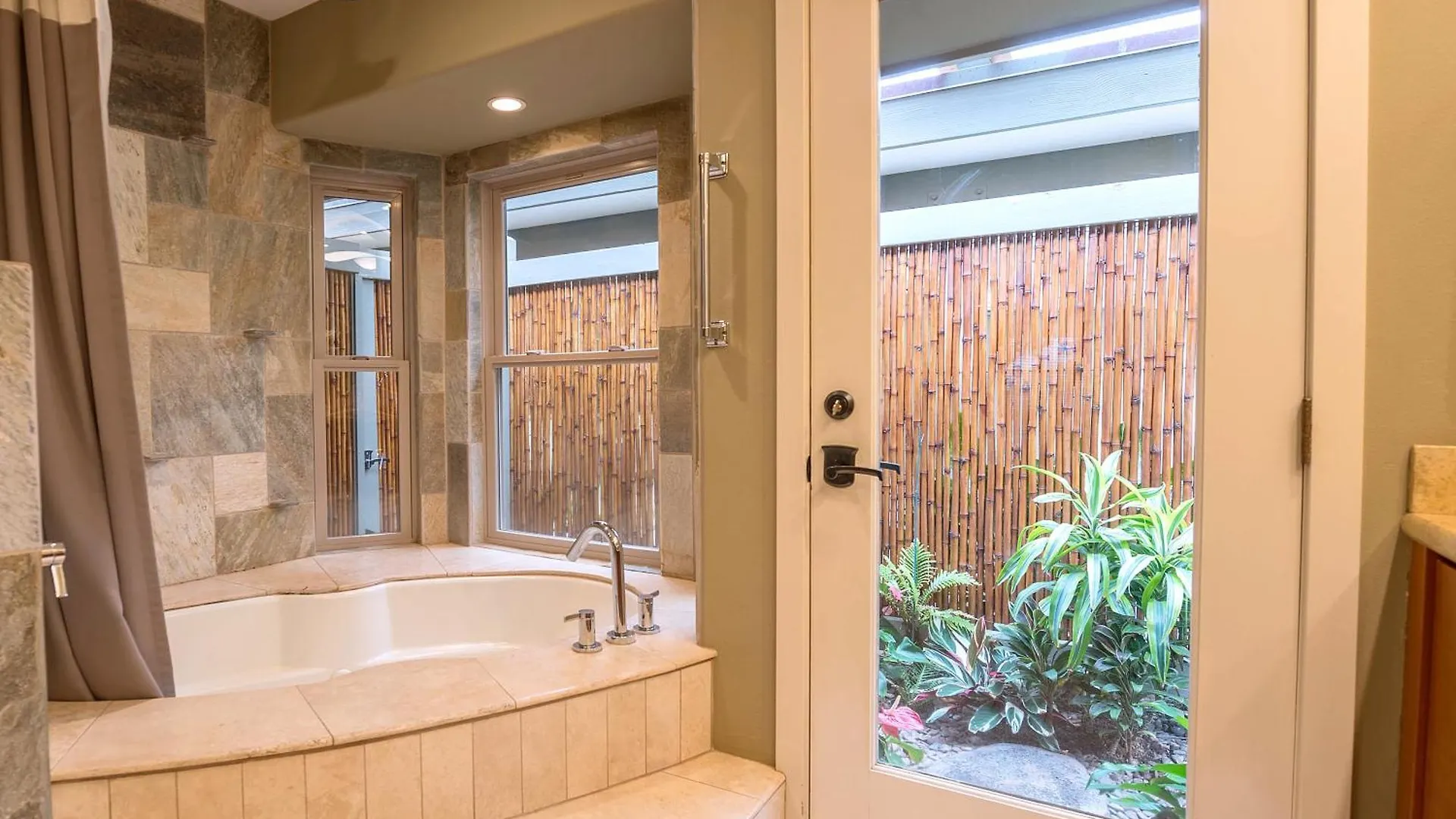Kaanapali Amazing Deals!gorgeous Remodel-4b,4ba Pool,ac,bbq, Outdr Shw-view