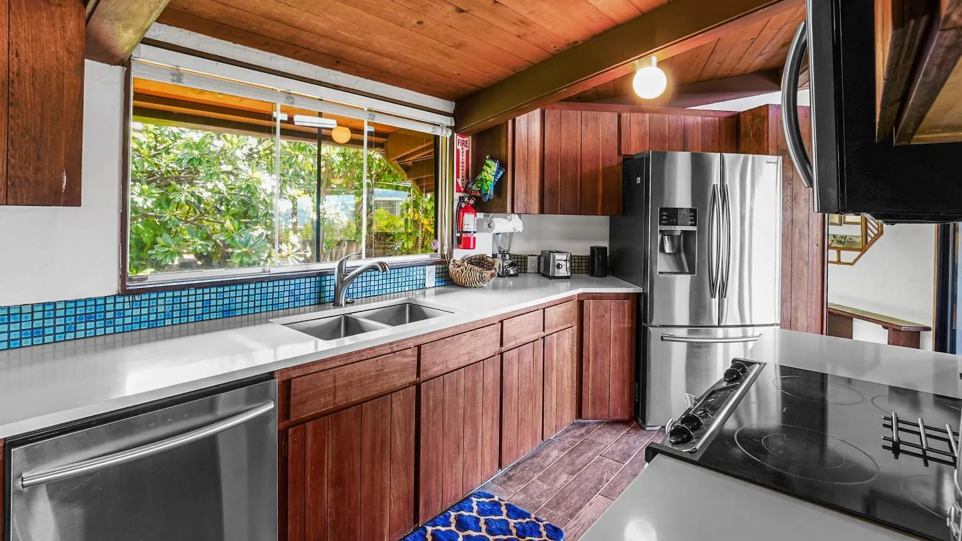Holomakani Retreat, Your Ohana Holiday home *