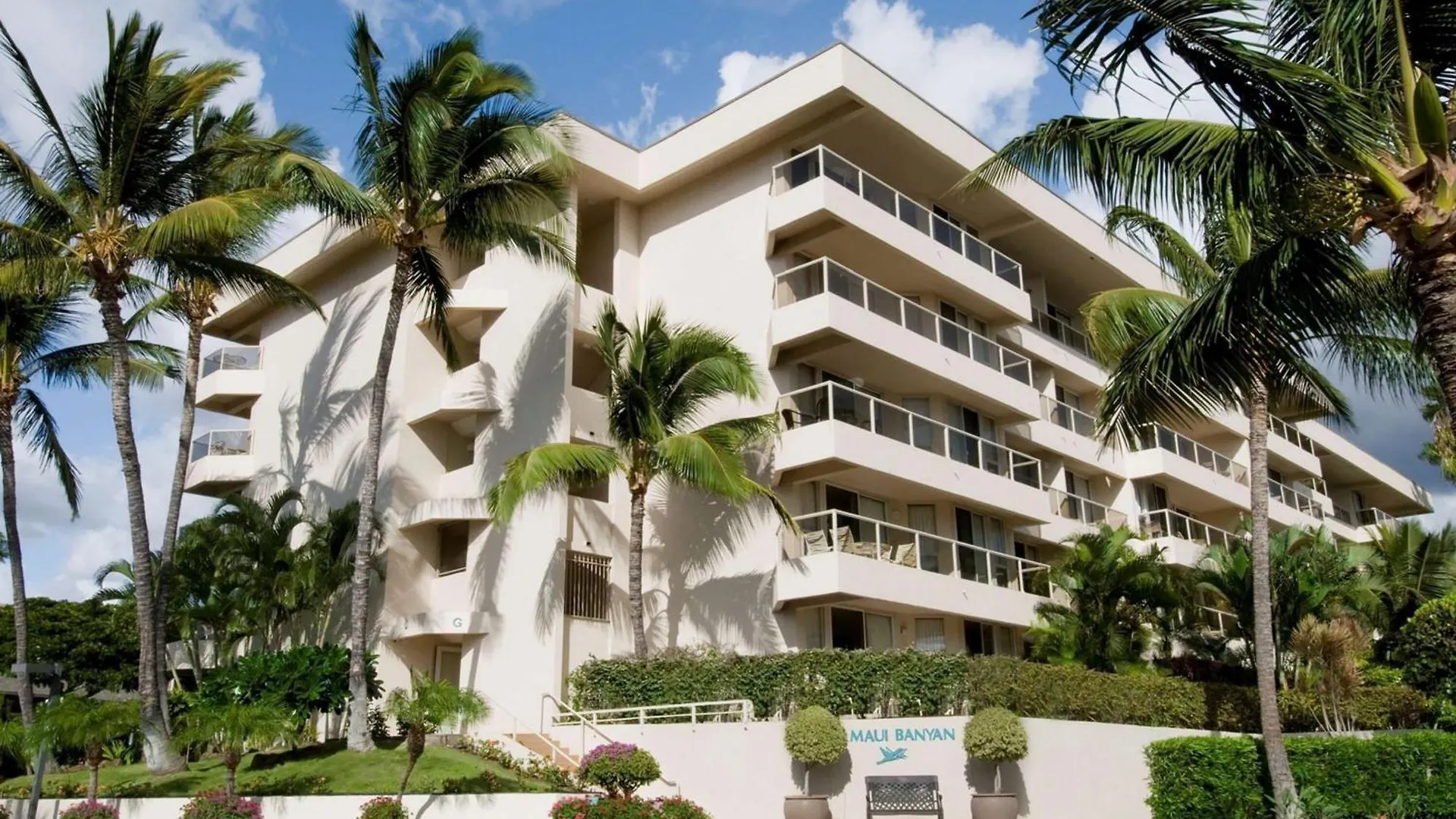 Aparthotel Aston At The Maui Banyan 3*