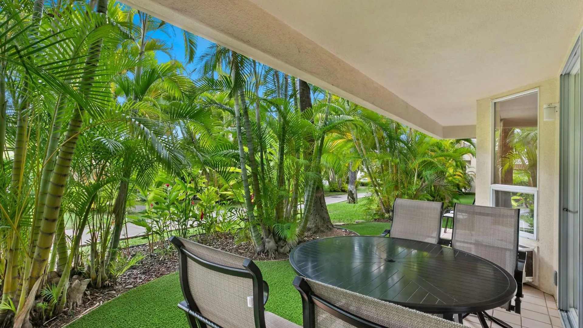 Aston At The Maui Banyan Aparthotel 3*