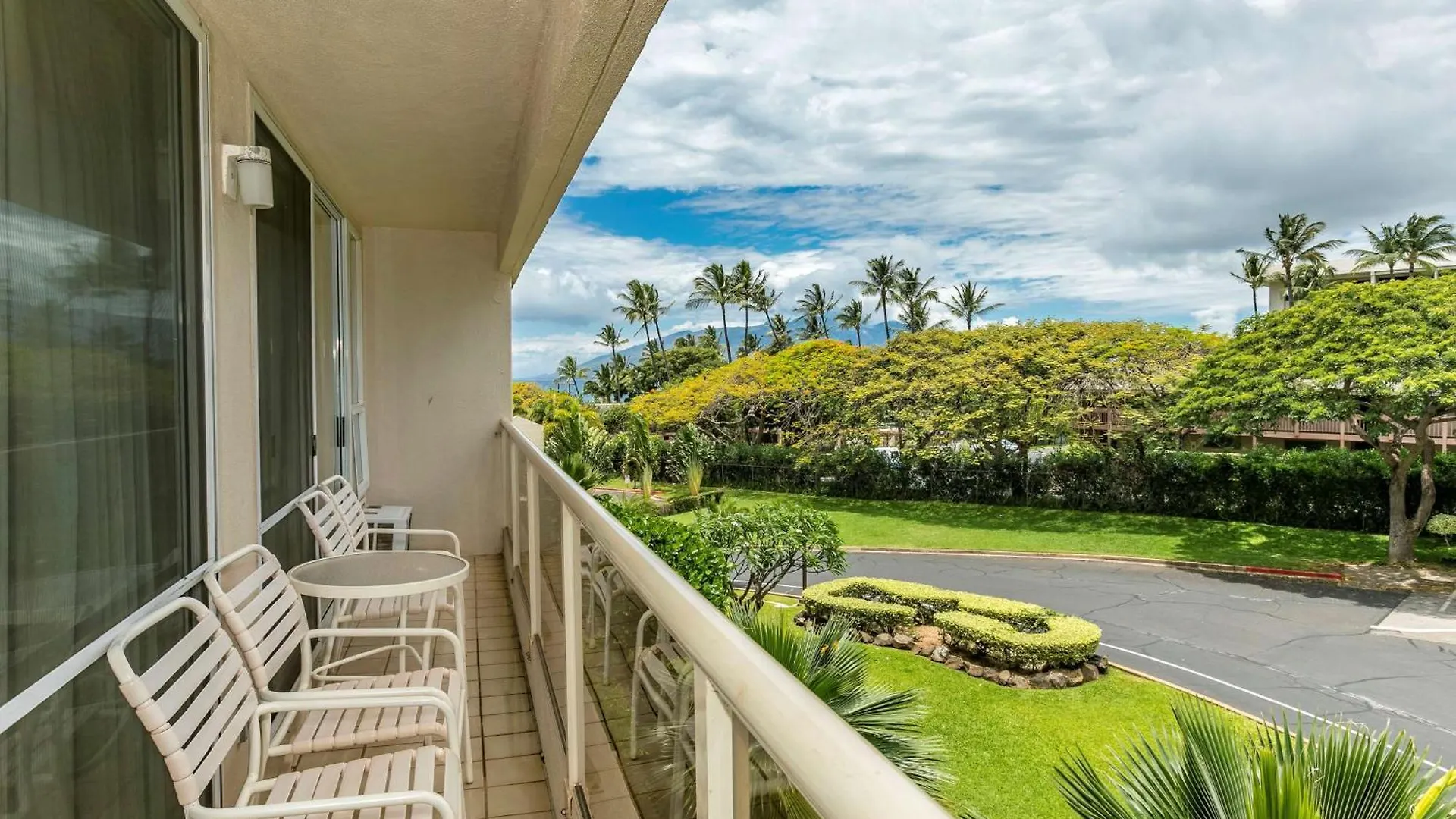Aston At The Maui Banyan Aparthotel 3*