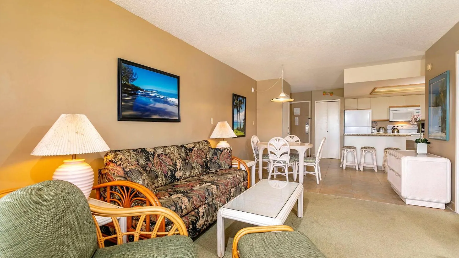 Aparthotel Aston At The Maui Banyan 3*