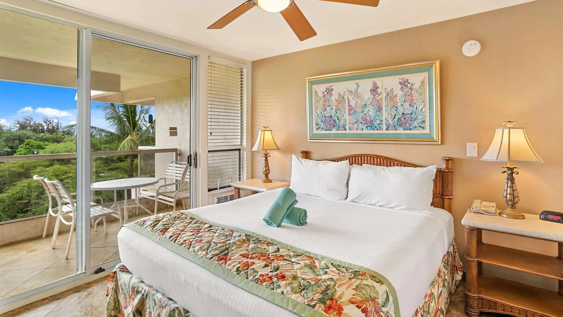 Aparthotel Aston At The Maui Banyan 3*