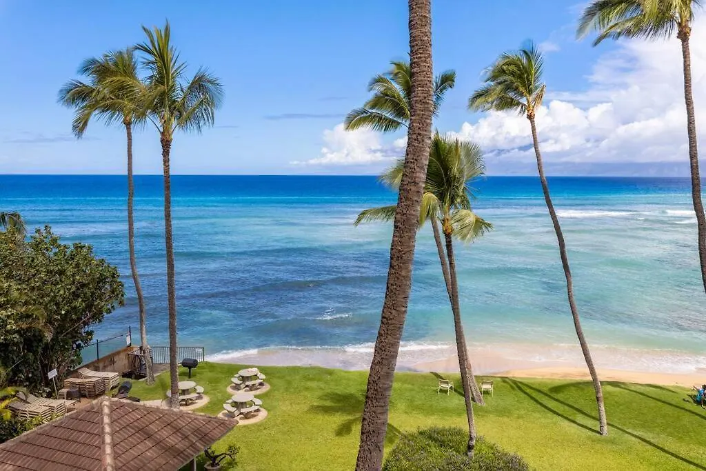 Hale Mahina B403- Beautiful 2 Bedroom Oceanfront Condo, Private Beach, Farmers Market, And *