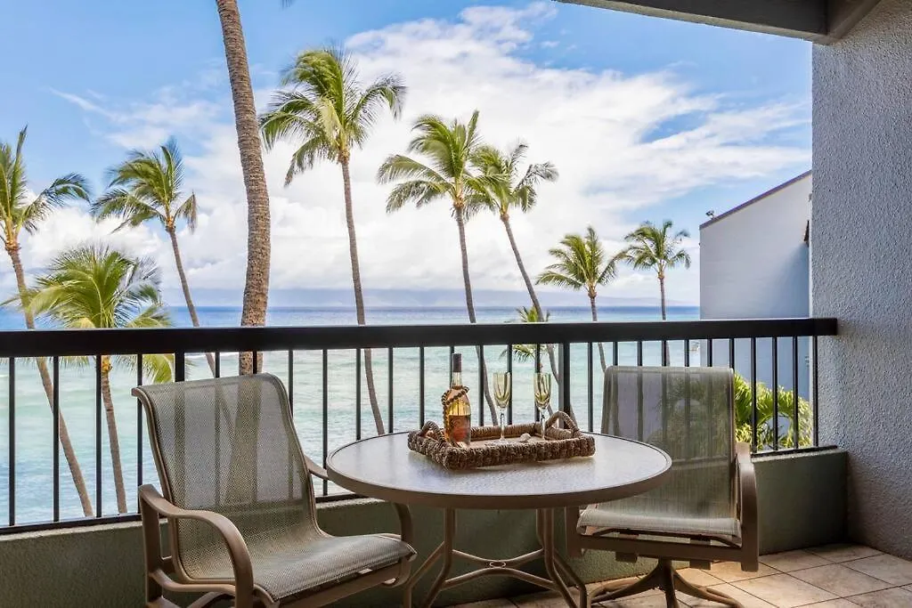 Hale Mahina B403- Beautiful 2 Bedroom Oceanfront Condo, Private Beach, Farmers Market, And Apartment Kahana