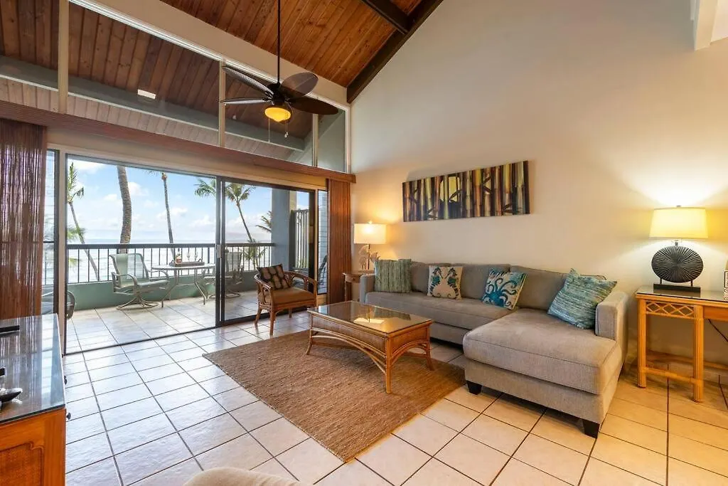Hale Mahina B403- Beautiful 2 Bedroom Oceanfront Condo, Private Beach, Farmers Market, And Apartment