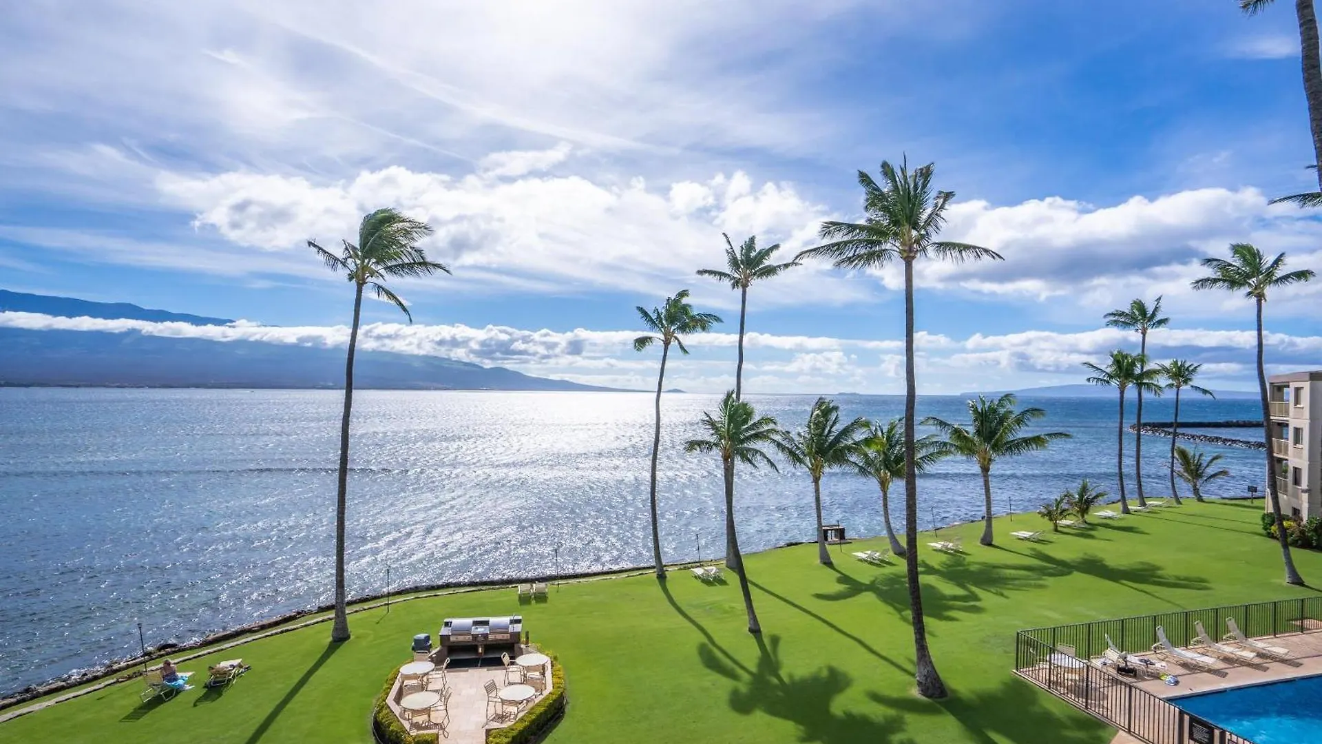 New Oceanfront Penthouse At Maalaea In South Maui Holiday home *
