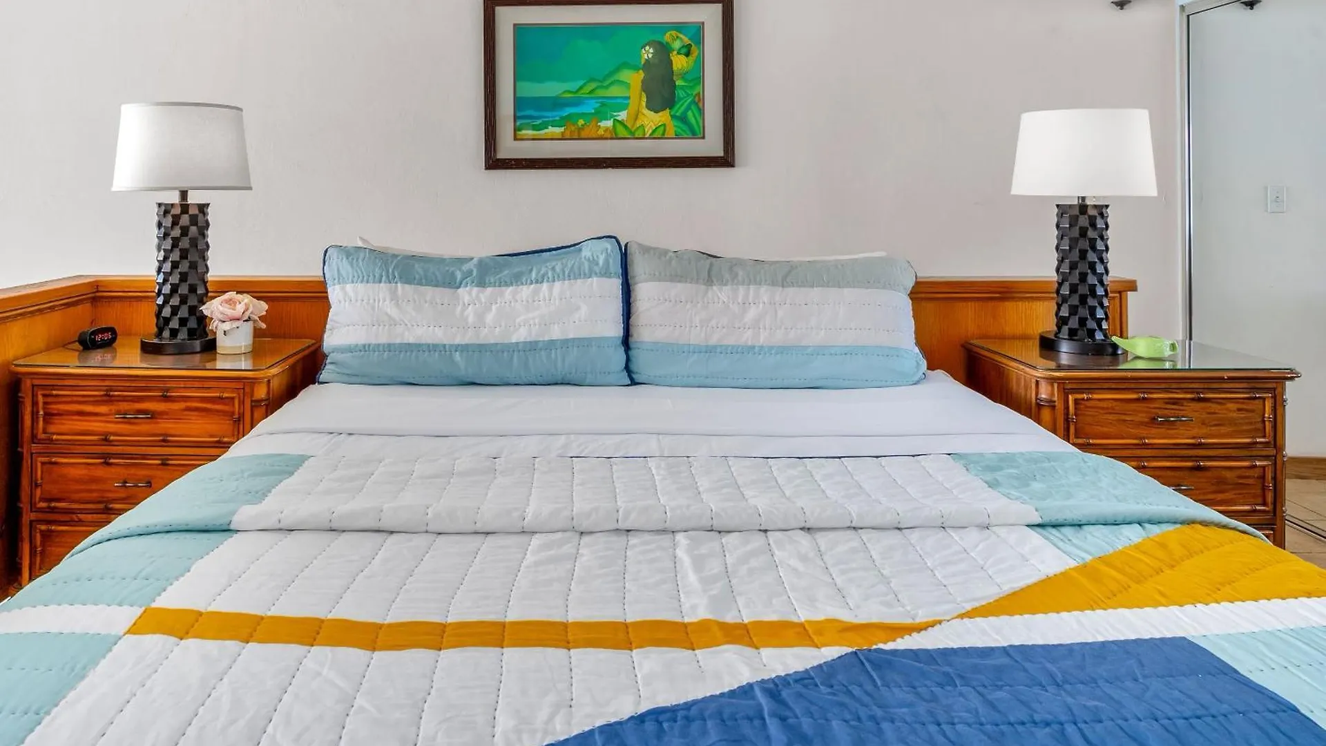 New Oceanfront Penthouse At Maalaea In South Maui *