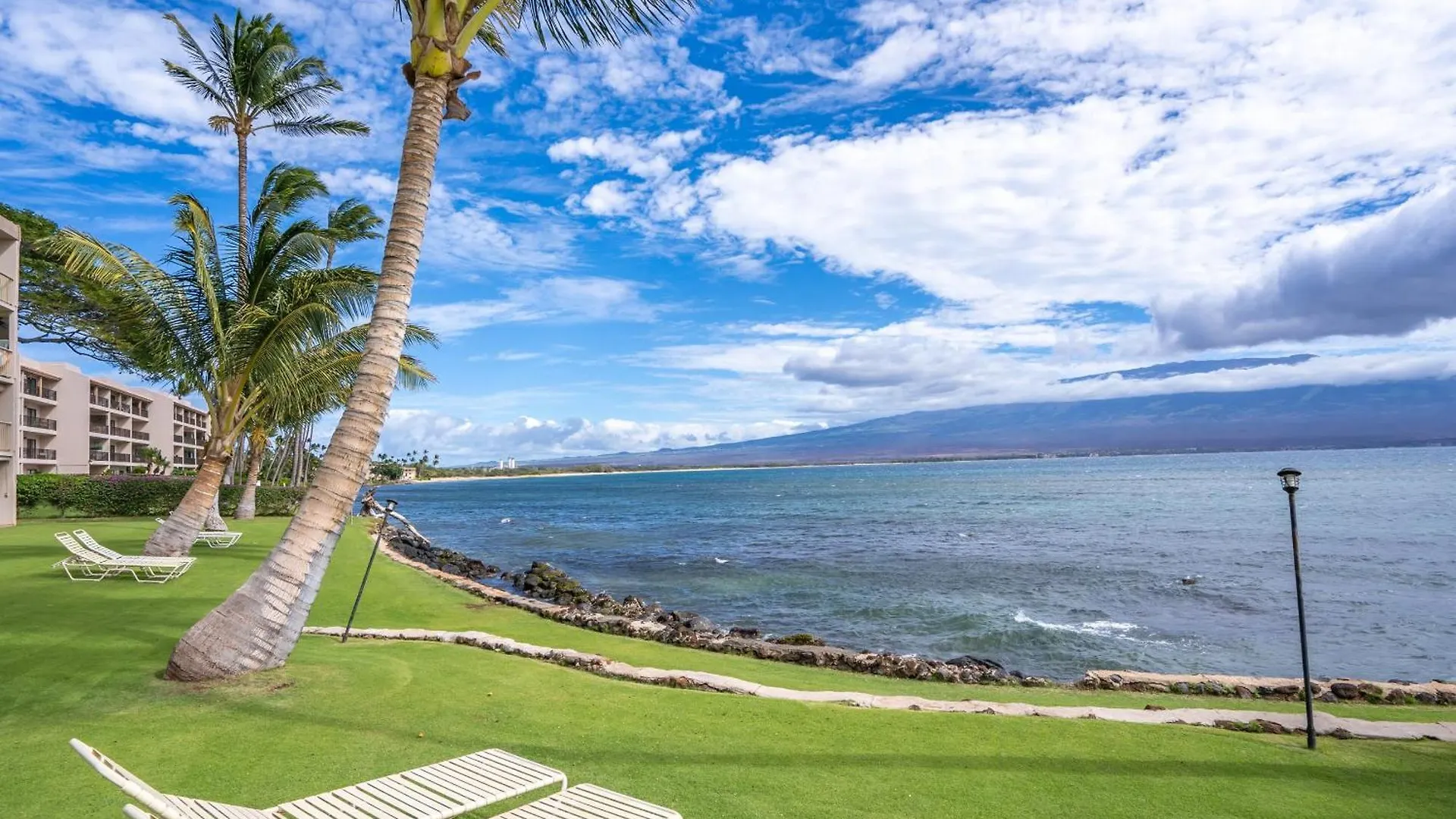 New Oceanfront Penthouse At Maalaea In South Maui * Wailuku