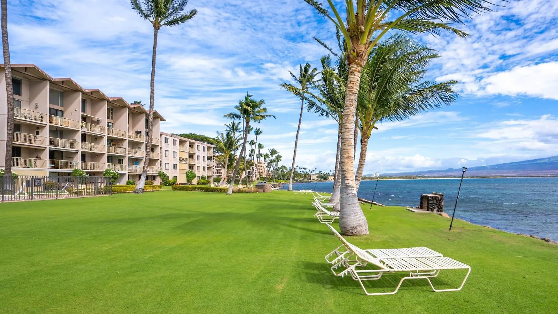 New Oceanfront Penthouse At Maalaea In South Maui * Wailuku