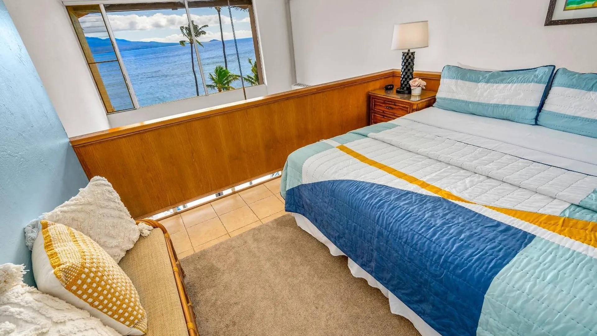New Oceanfront Penthouse At Maalaea In South Maui Holiday home Wailuku