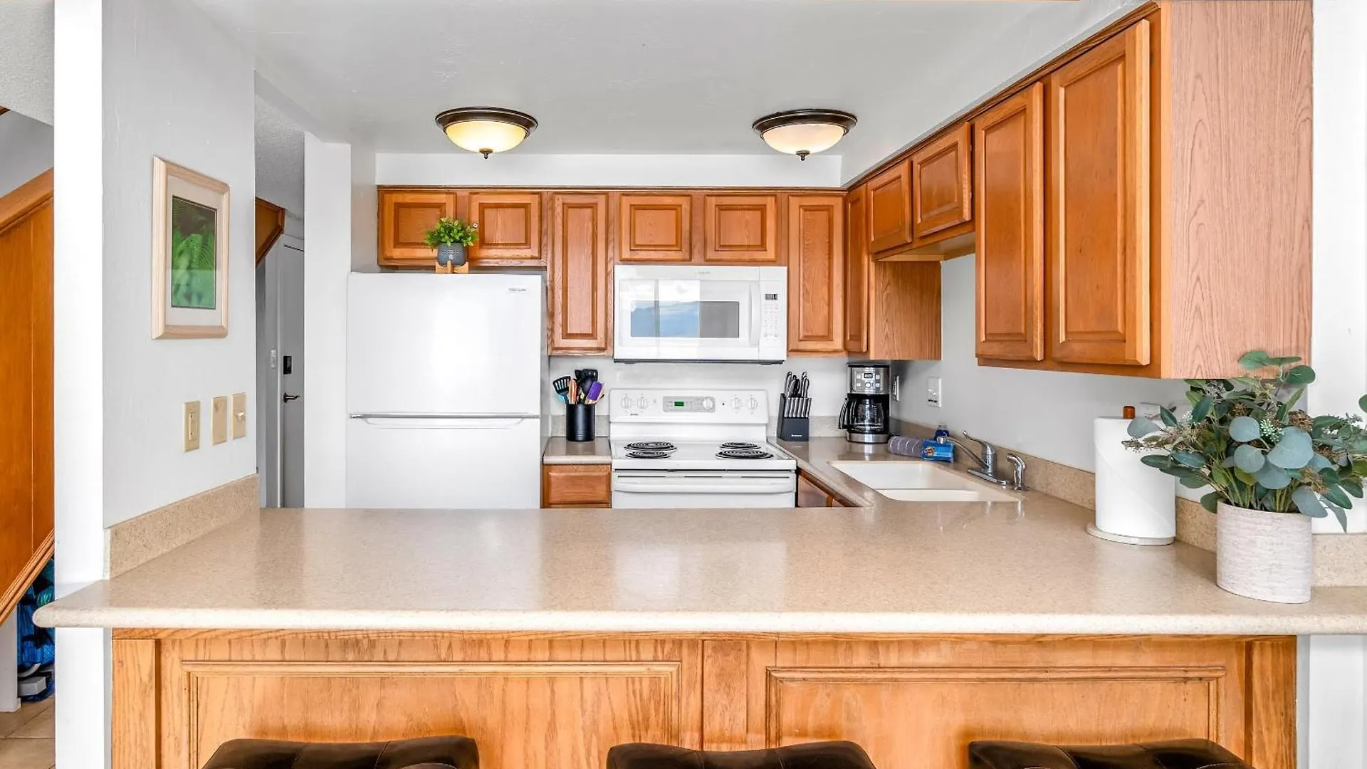 New Oceanfront Penthouse At Maalaea In South Maui *