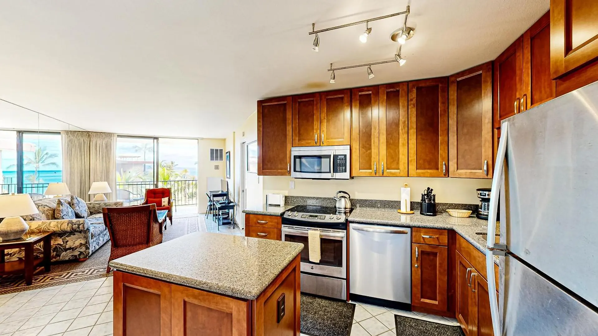 Kauhale Makai Penthouse 607