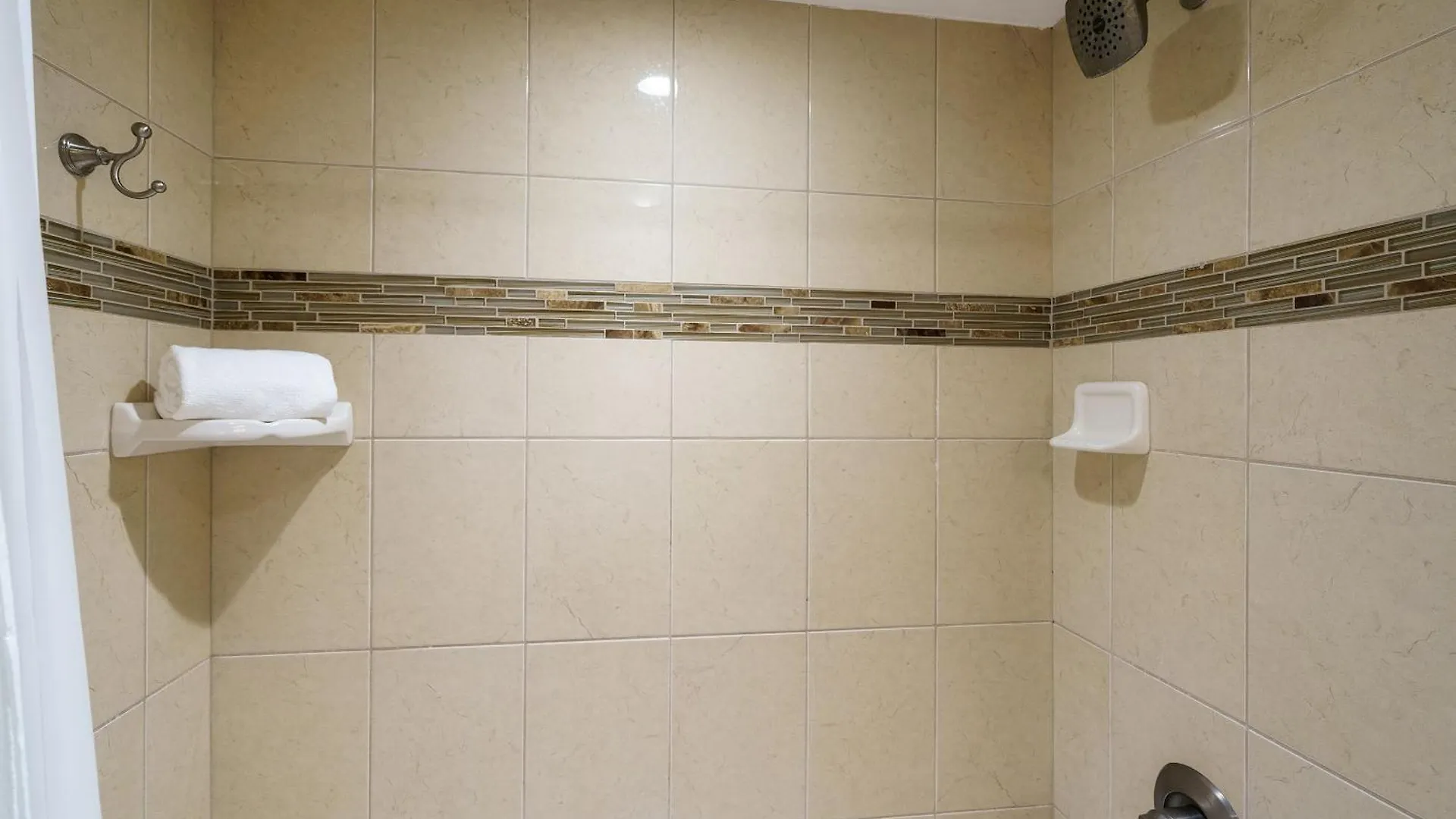 Hale Hui Kai 106 - Newly Renovated, Split Ac *