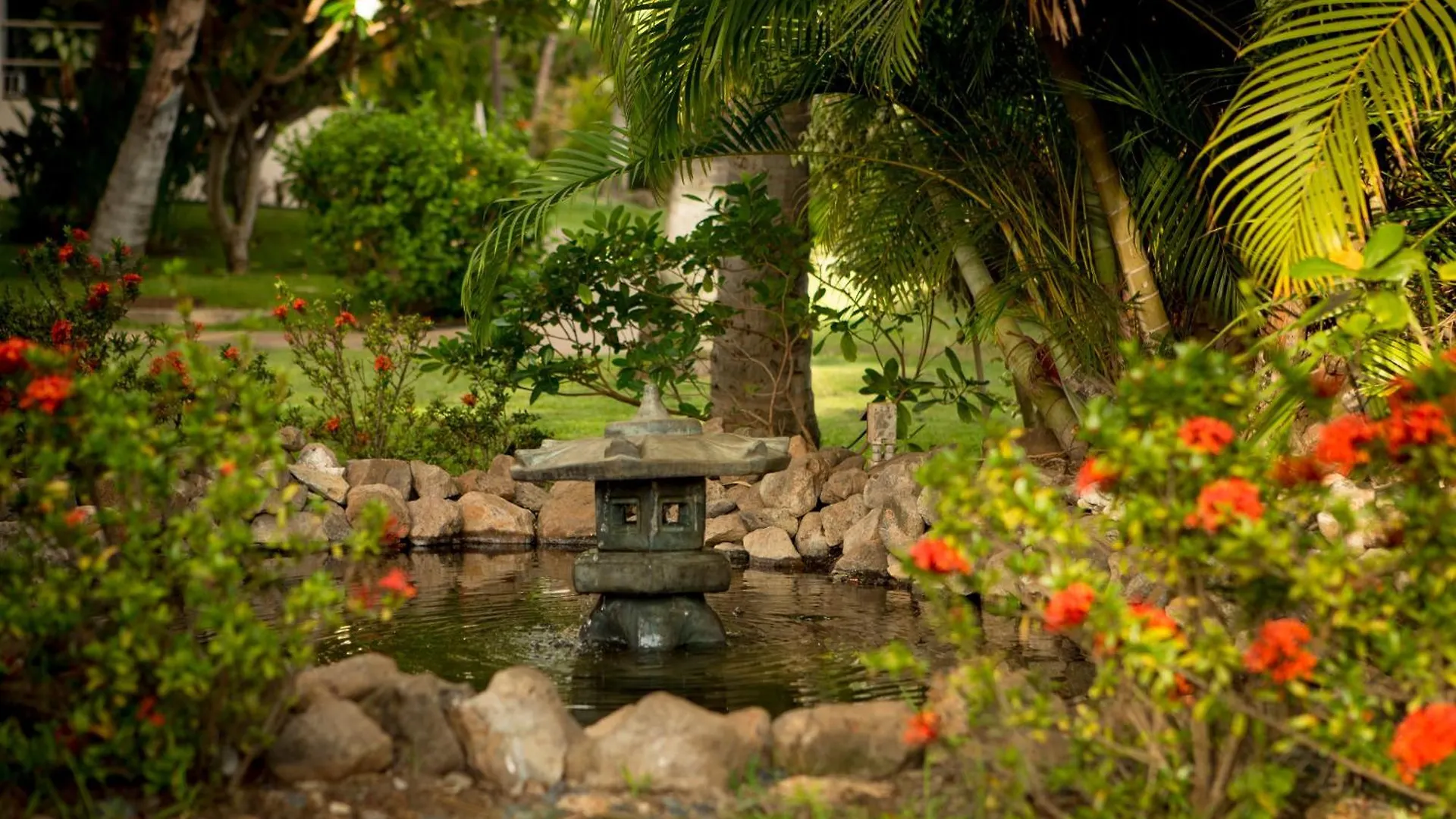 Maui Banyan- Your Away From On Maui! Apartment