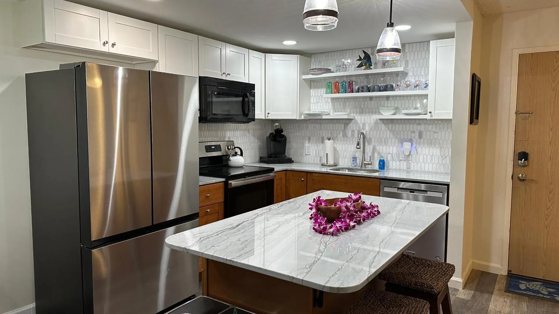 Maui Banyan- Your Away From On Maui!