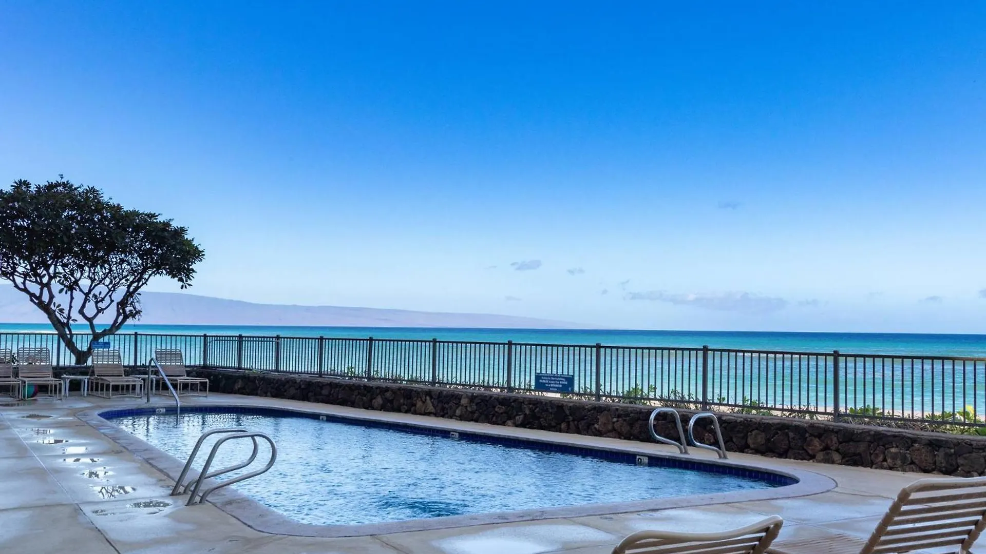 Apartment Amazing Sunsets Oceanfront Views - Indigomaui -