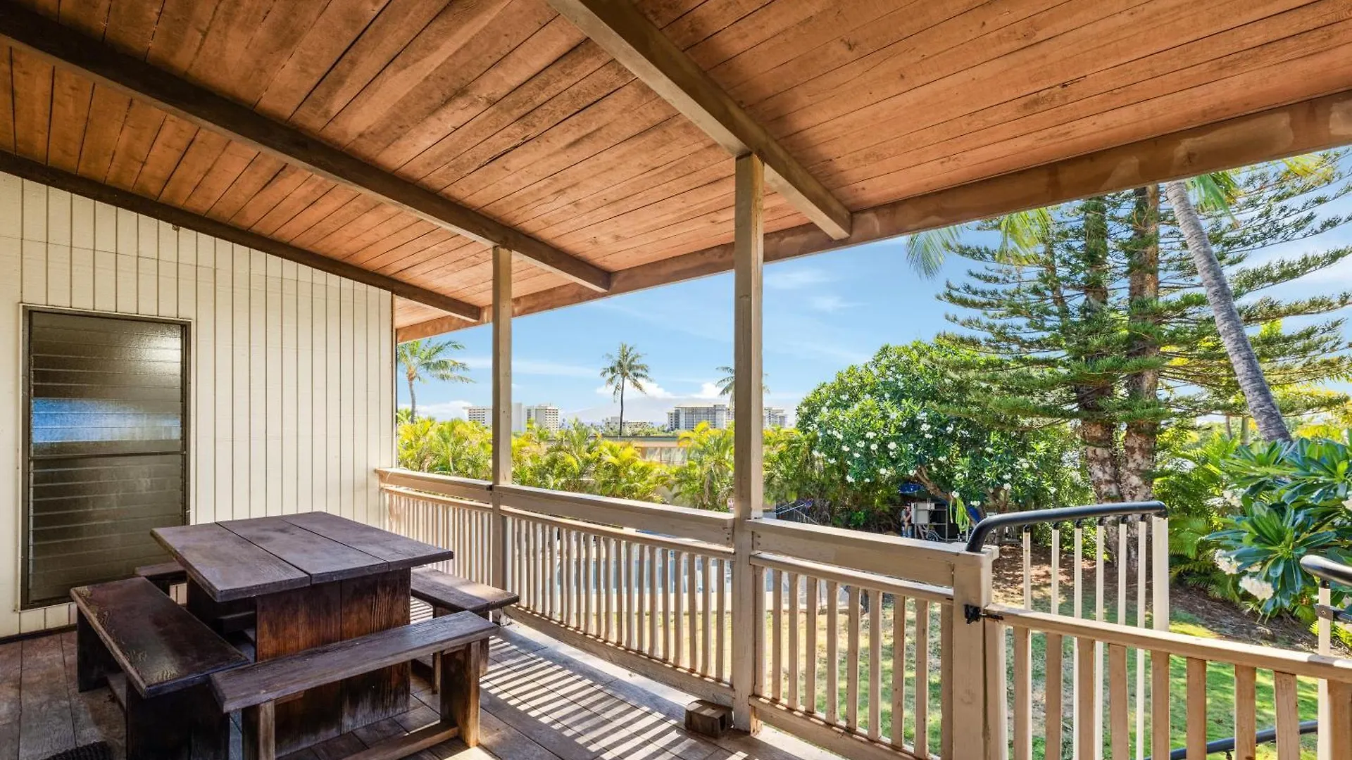 Holomakani Retreat, Your Ohana