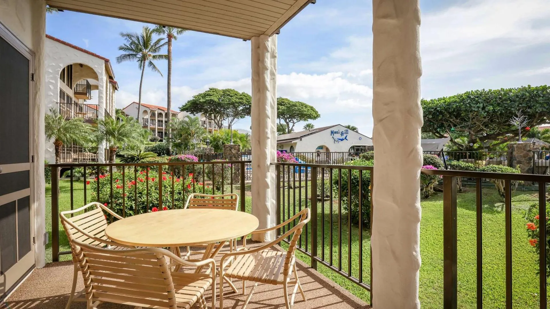 Aston Maui Hill 3*