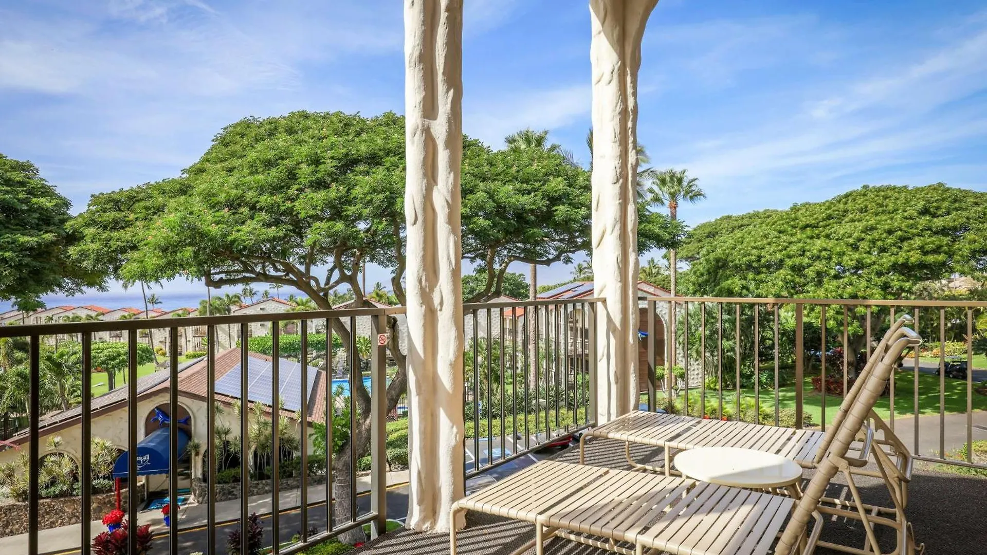 Aston Maui Hill Aparthotel 3*