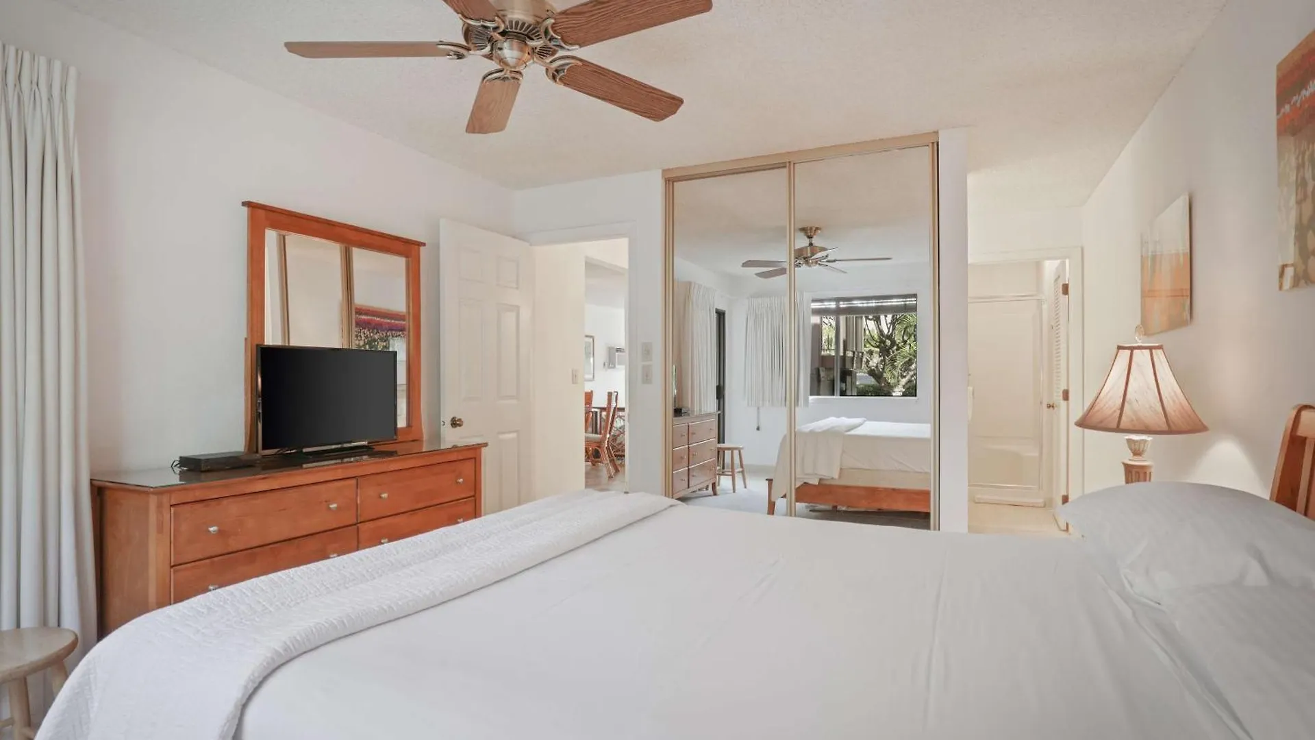 Aston Maui Hill Aparthotel