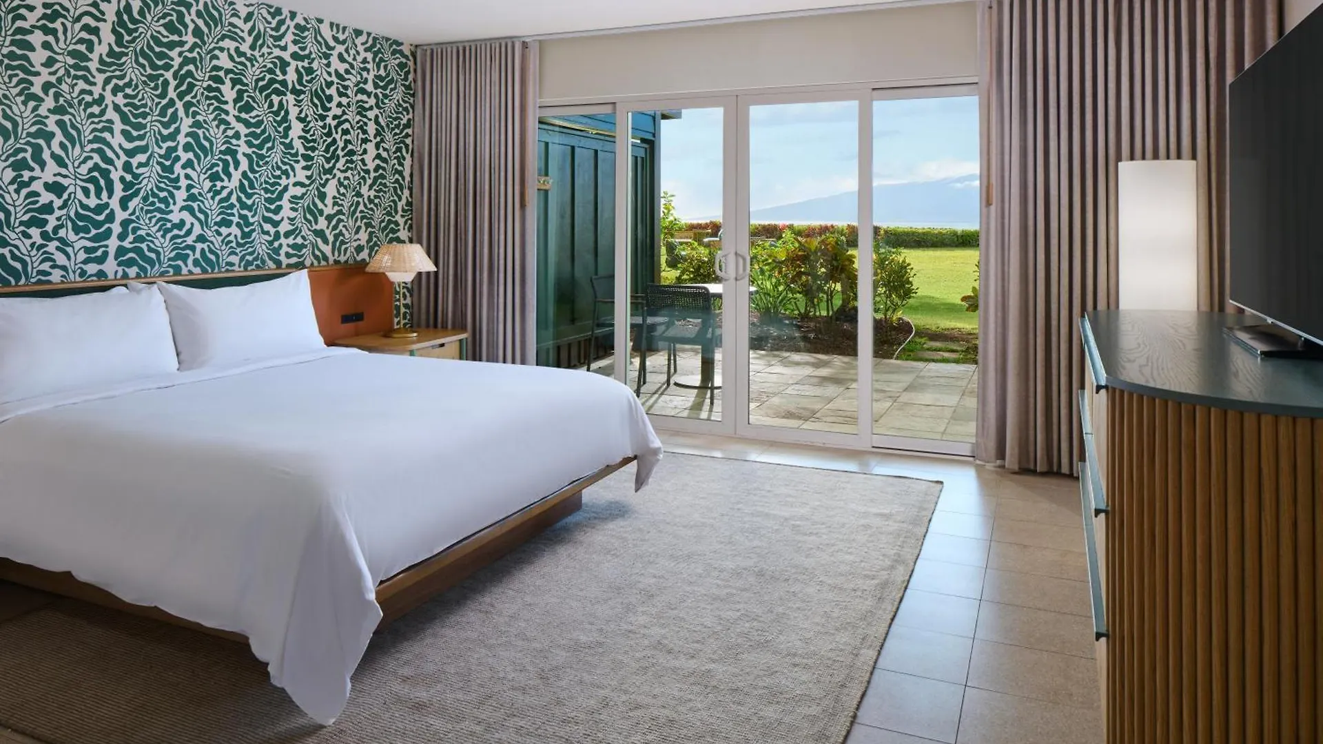 Royal & Resort 4*