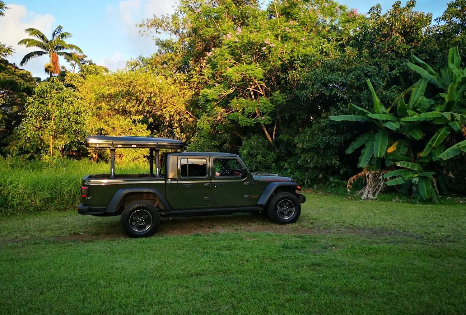 Campcar Maui Jeeps Suvs Hybrid Camper With Equipment And Travel Advice * Kahului