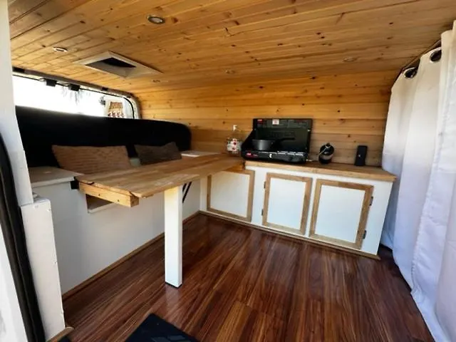 Hotel Campcar Maui Jeeps Suvs Hybrid Camper With Equipment And Travel Advice Kahului