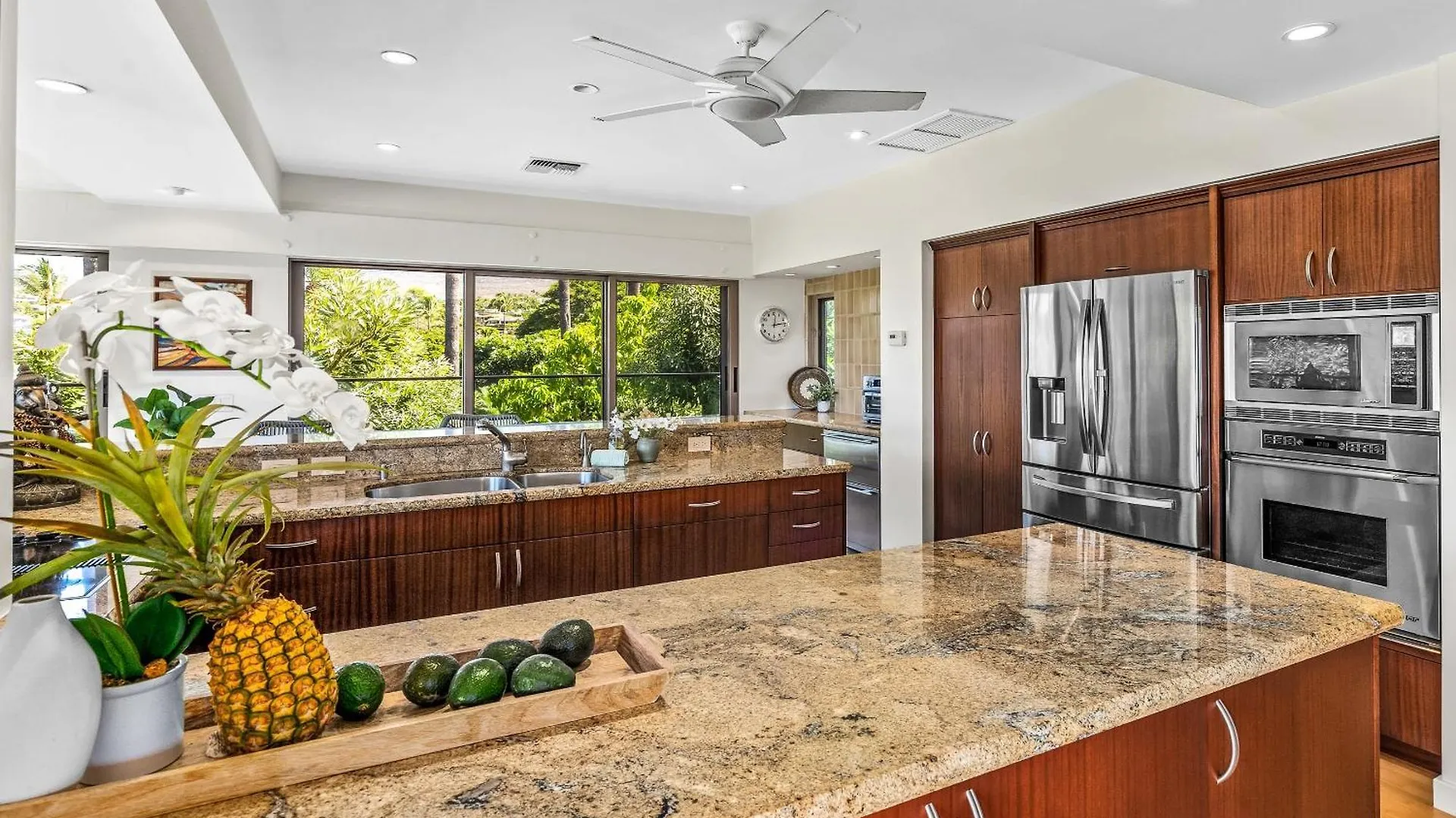 Luxury Oceanview Point Next To Four Seasons Holiday home