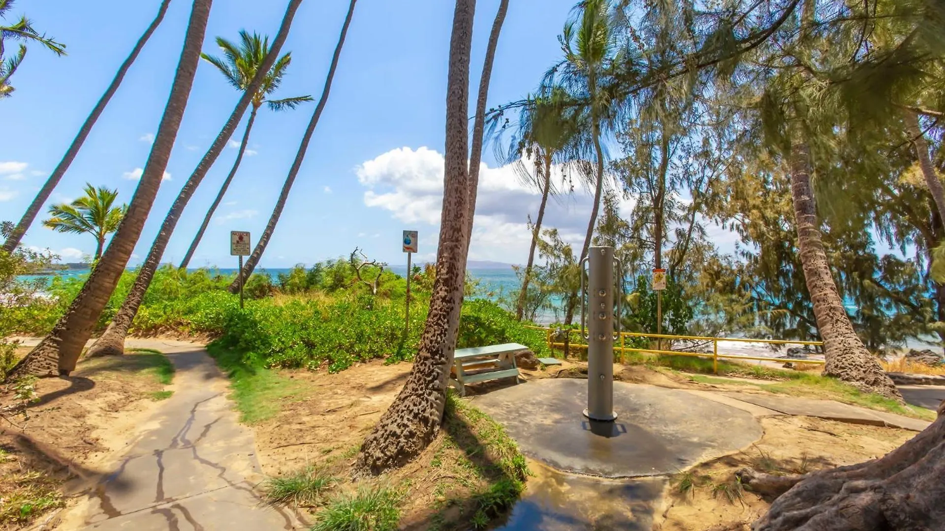 Holiday home Serene Hawaiian Beachside Bliss *