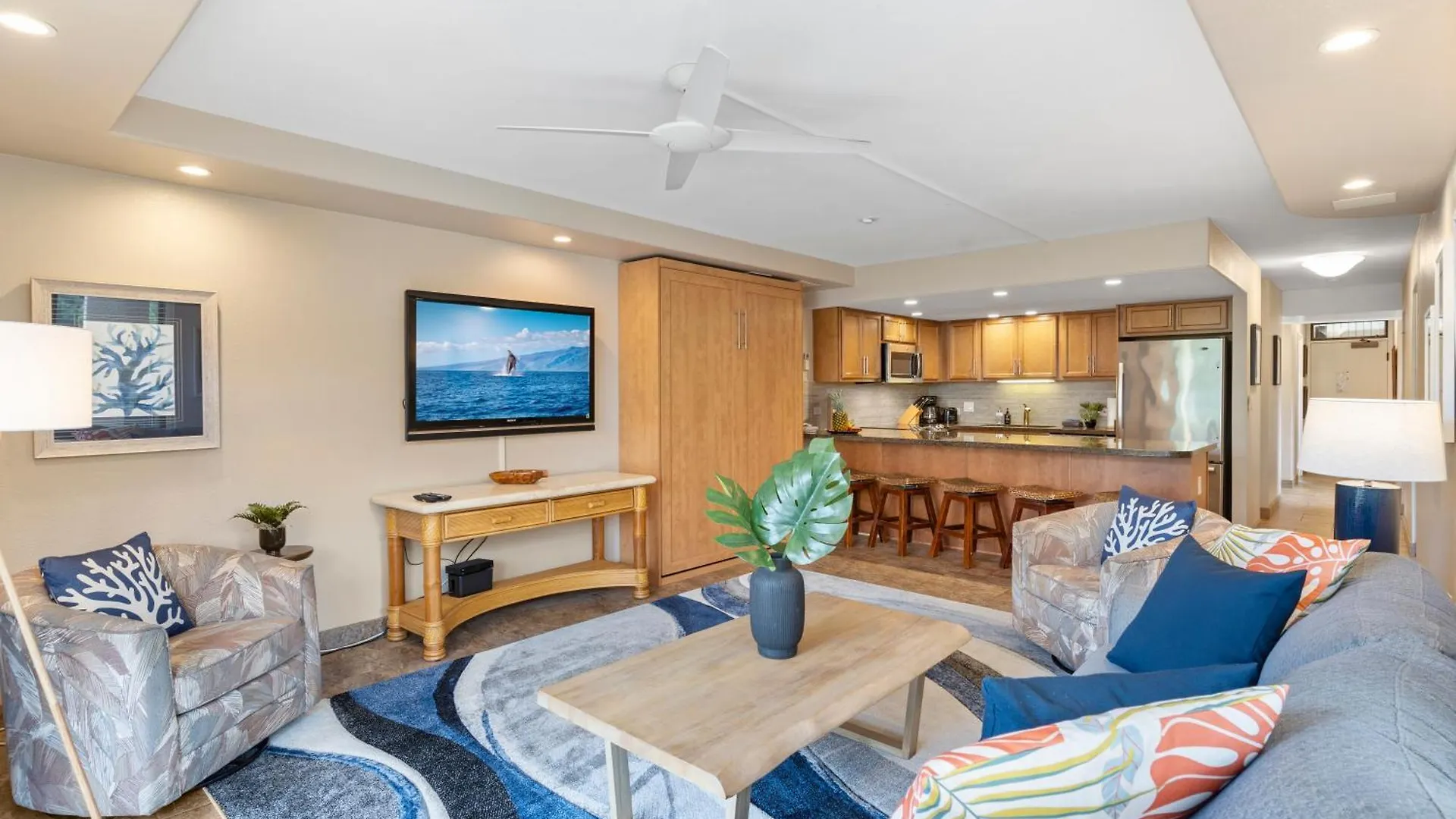 Perfect Getaway 2bd Condo, Steps To & Shops *