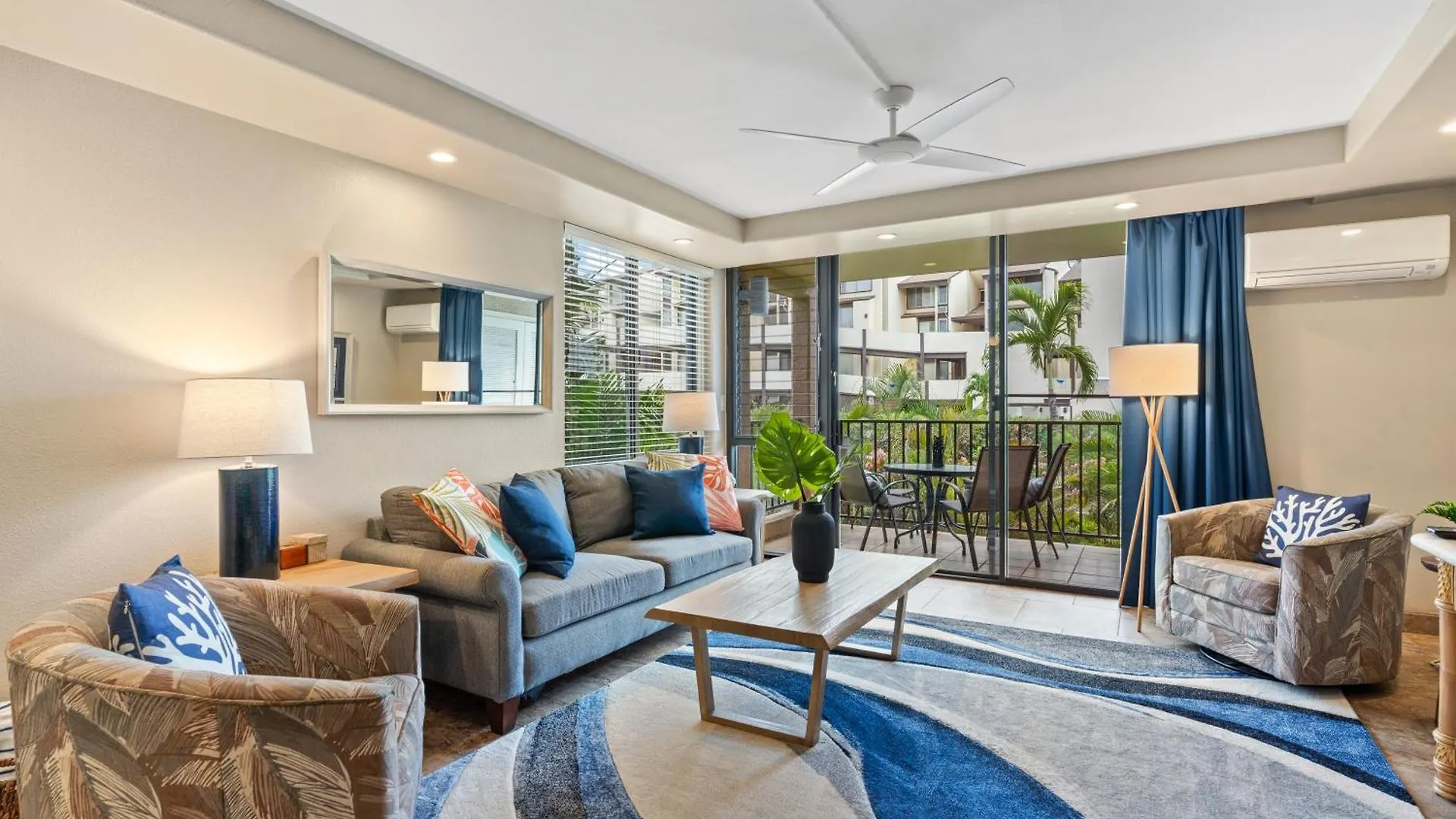 Apartment Perfect Getaway 2bd Condo, Steps To & Shops