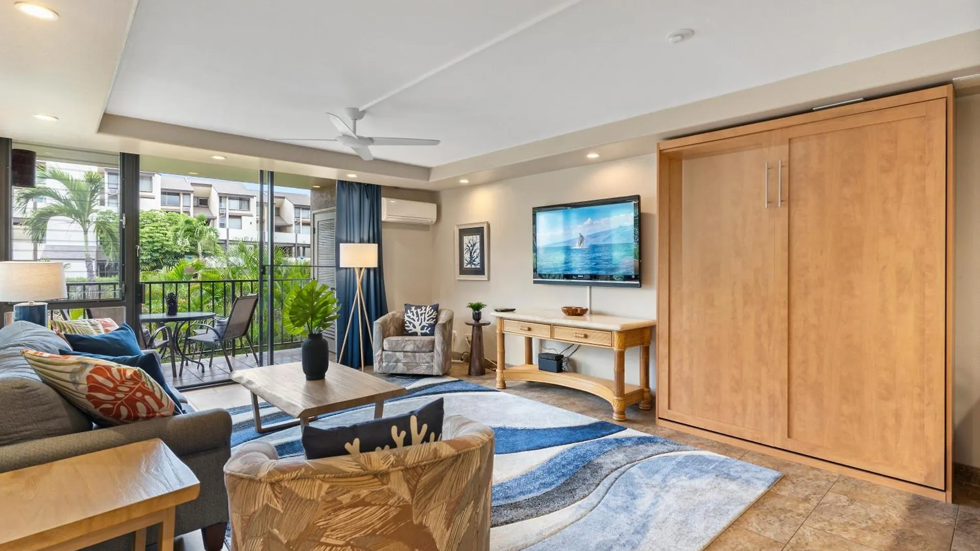 Perfect Getaway 2bd Condo, Steps To & Shops *