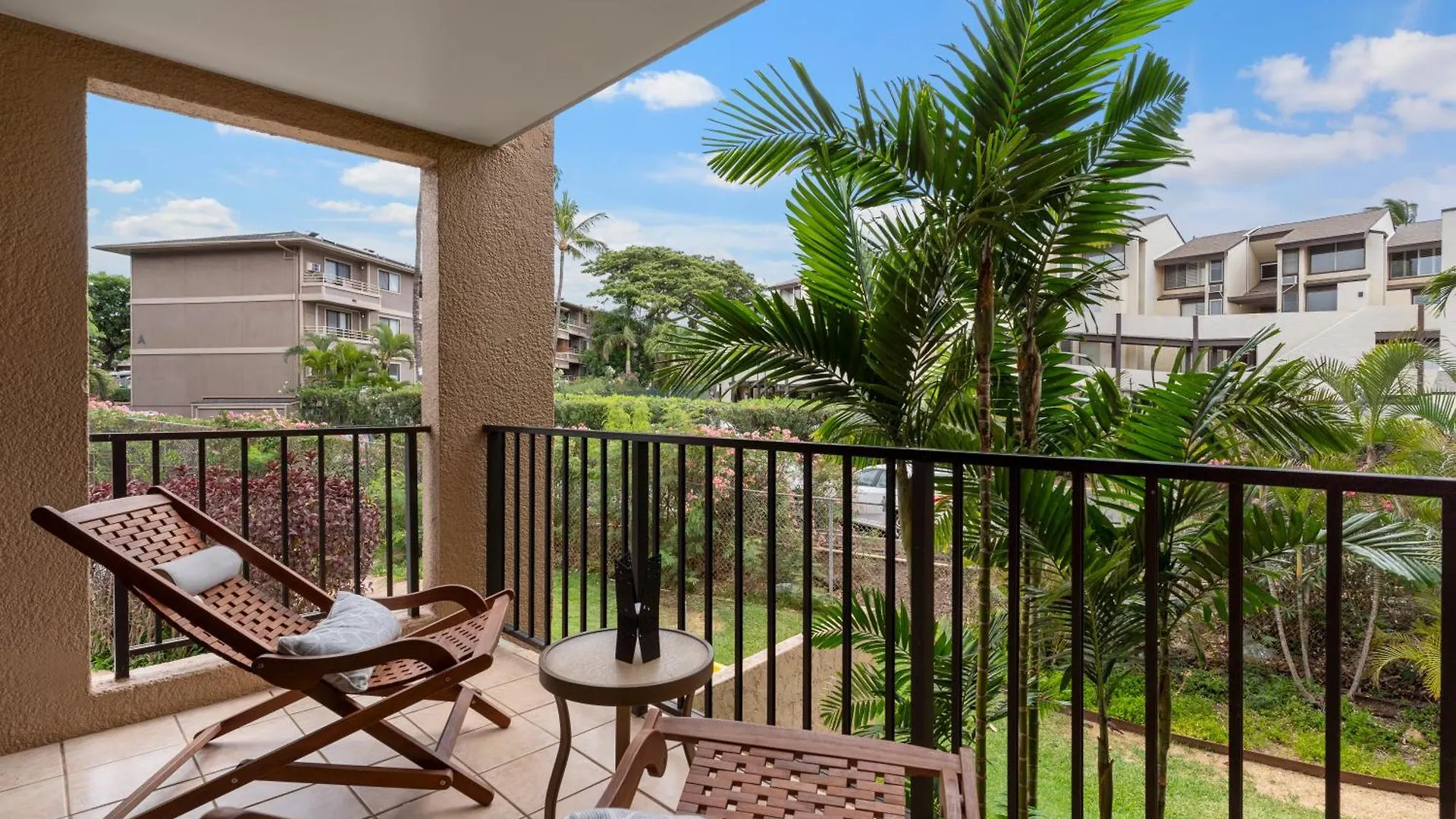 Apartment Perfect Getaway 2bd Condo, Steps To & Shops *