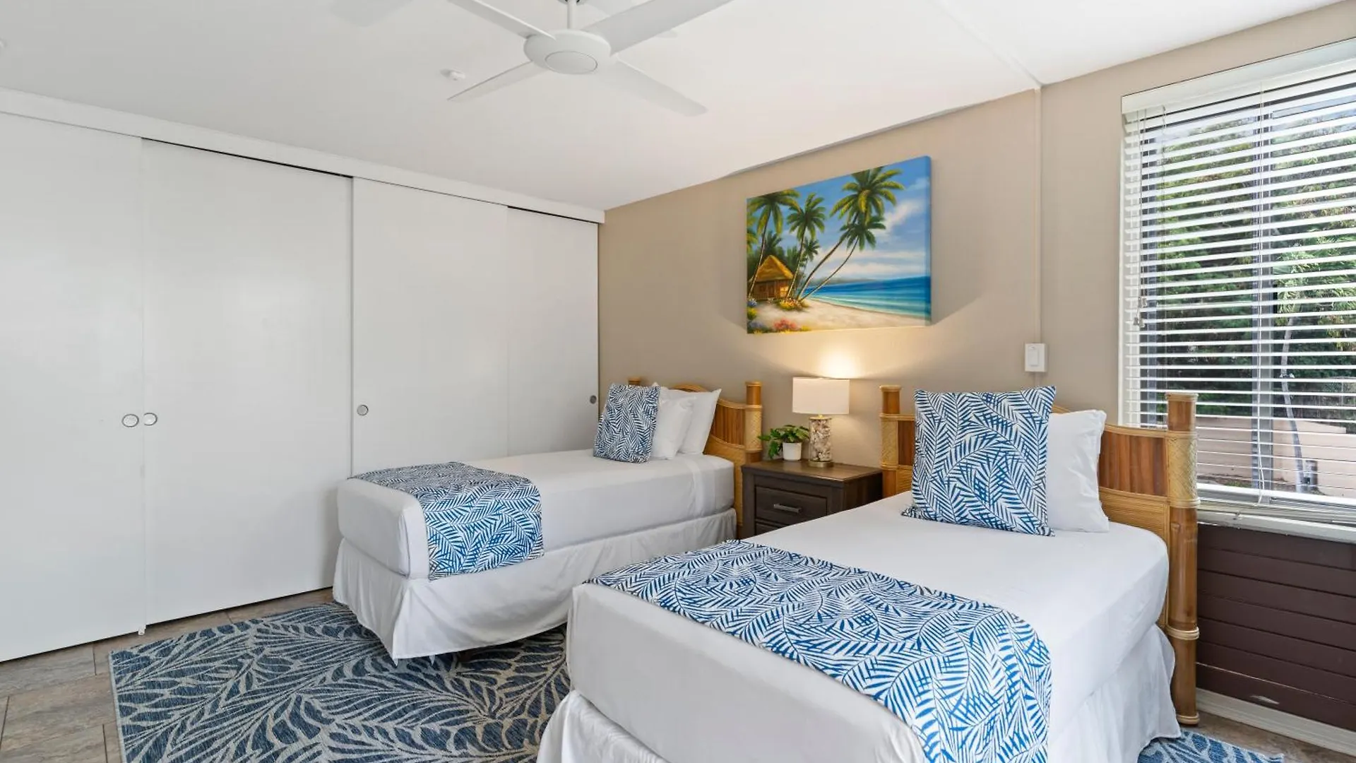 Perfect Getaway 2bd Condo, Steps To & Shops
