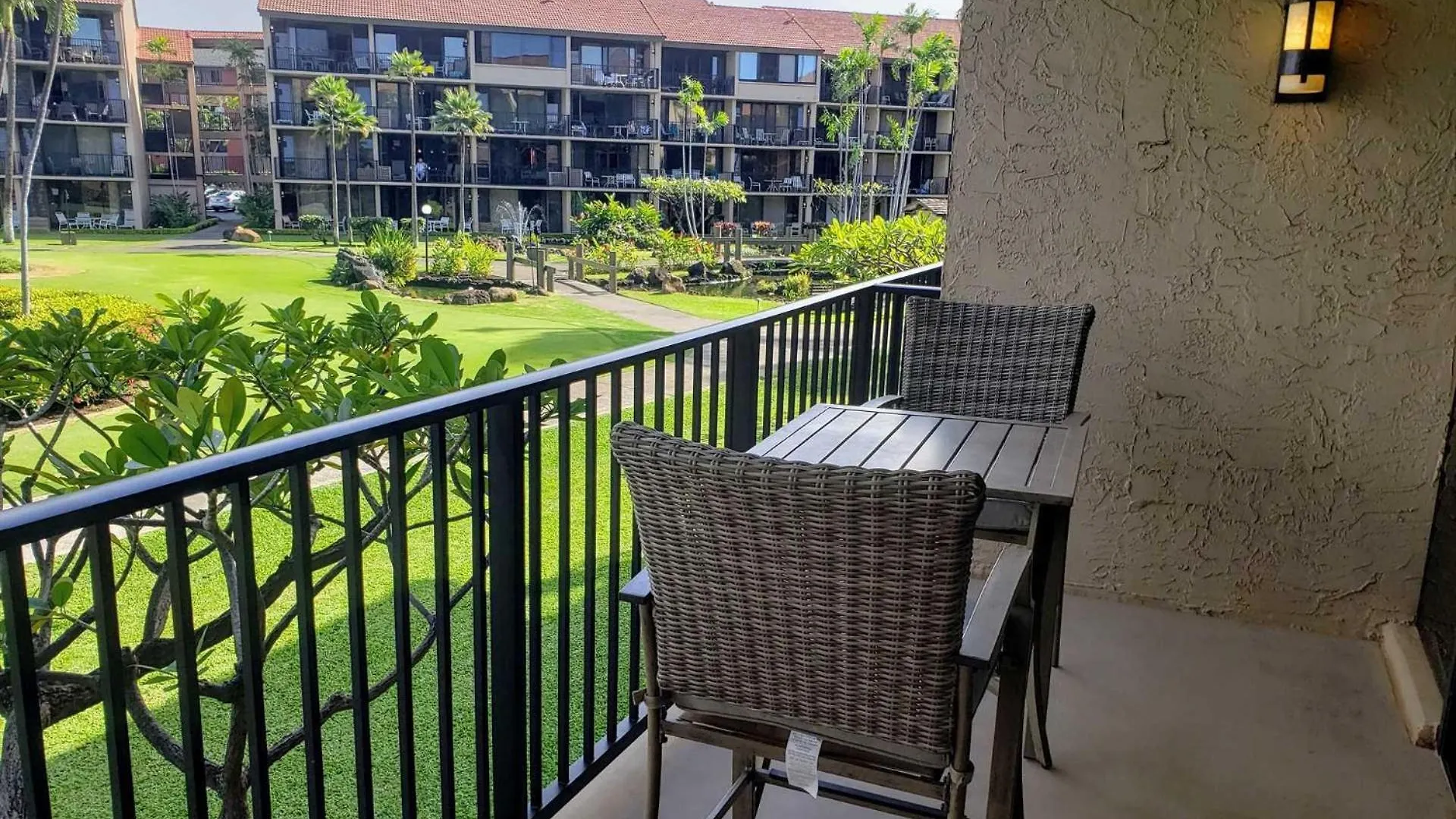 Papakea E204 Kahana