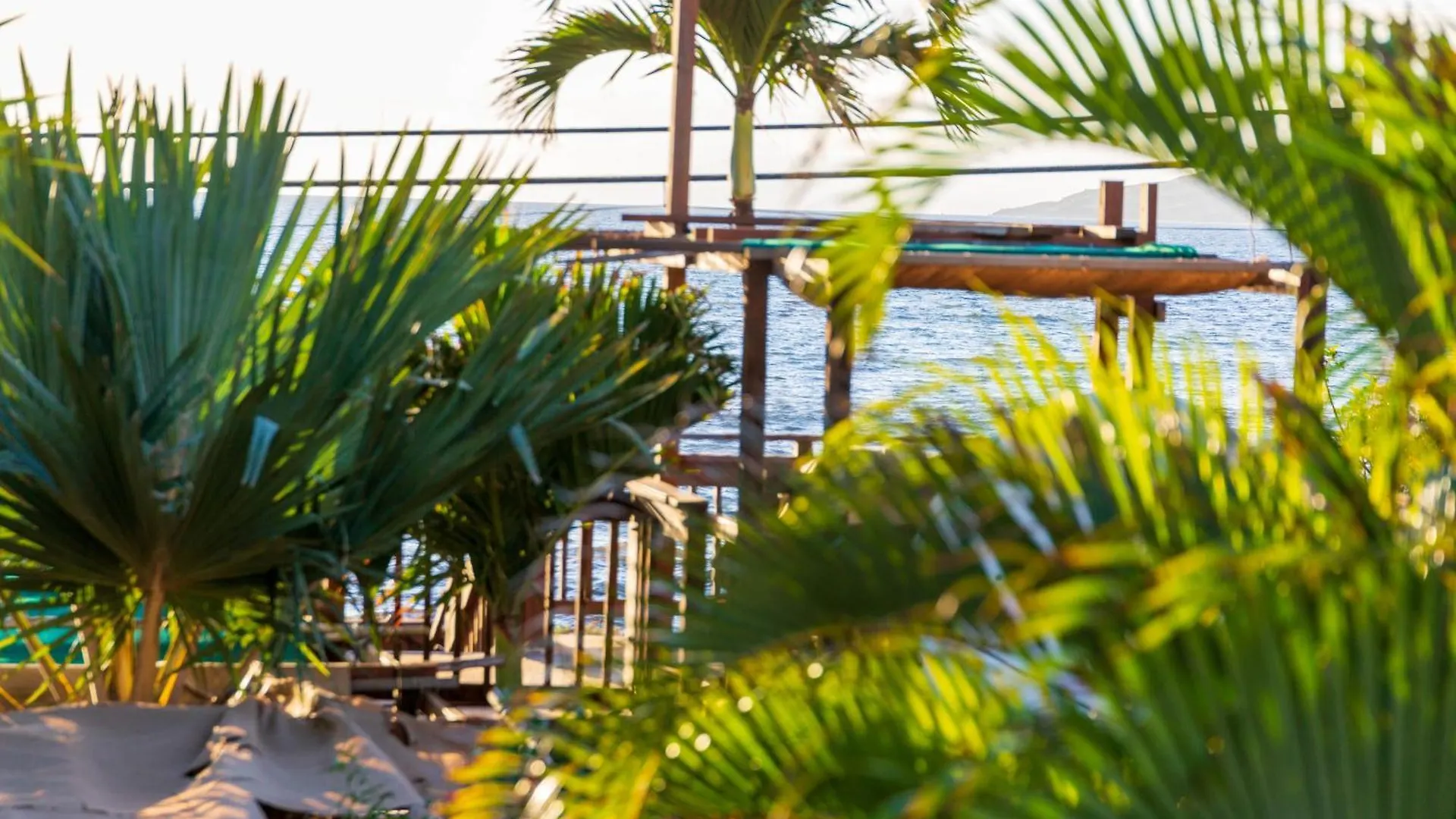 Plumeria Suite, 2-bedroom In A Boutique Property, Sleeps 6 *