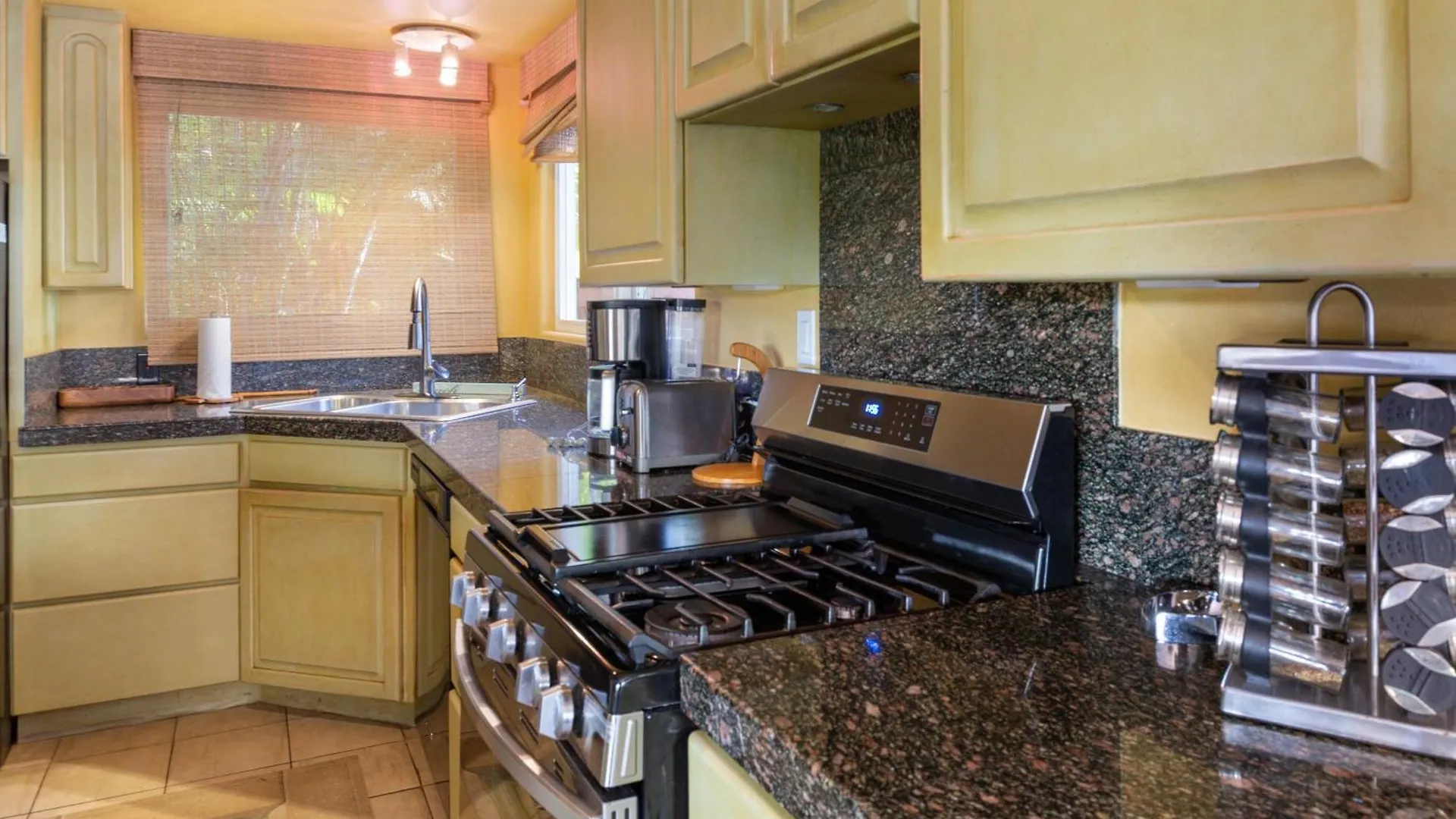 Apartment Plumeria Suite, 2-bedroom In A Boutique Property, Sleeps 6 *