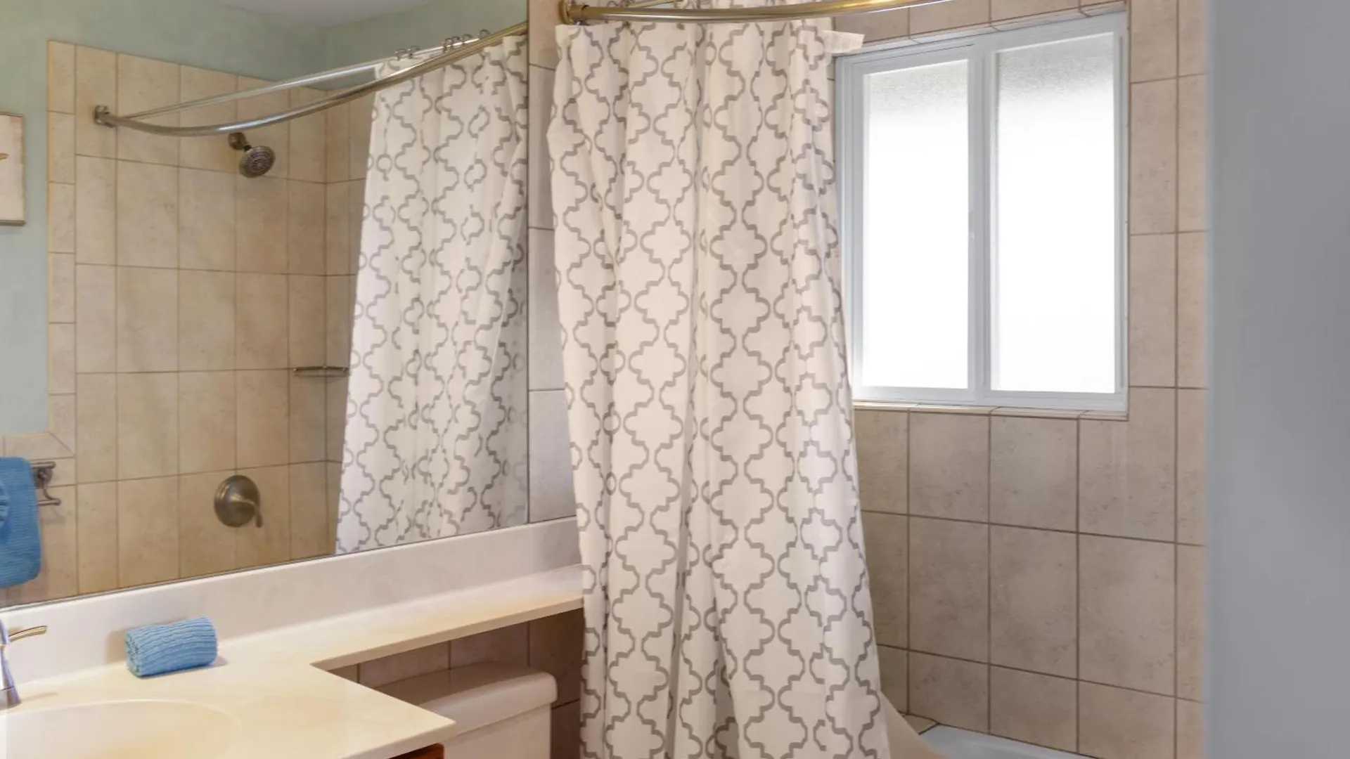 Plumeria Suite, 2-bedroom In A Boutique Property, Sleeps 6 Apartment