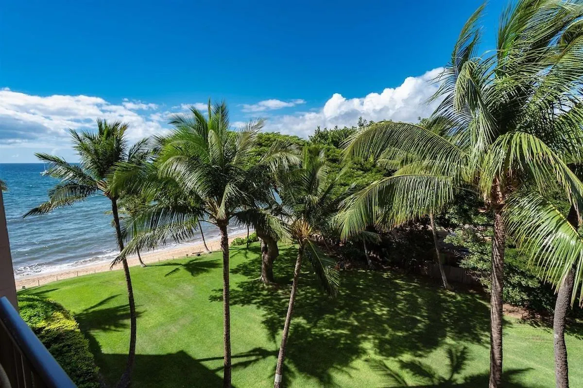 Holiday home Chic Beachfront Condo— Newly Remodeled — 2024 *