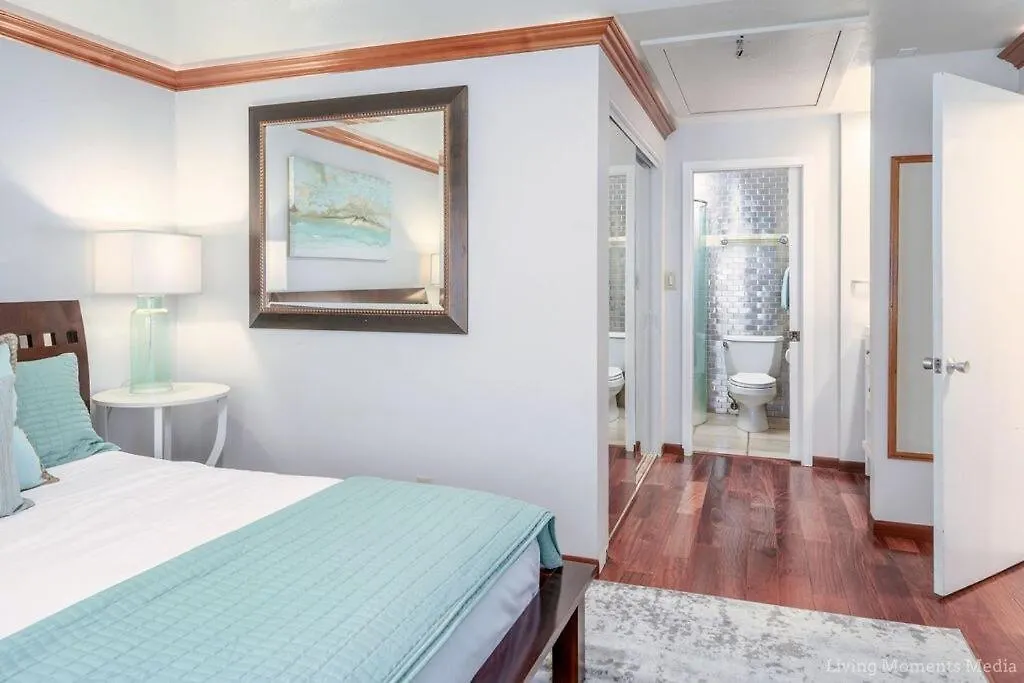 Spacious Beachfront — Sleeps 6 — Ocean Views *