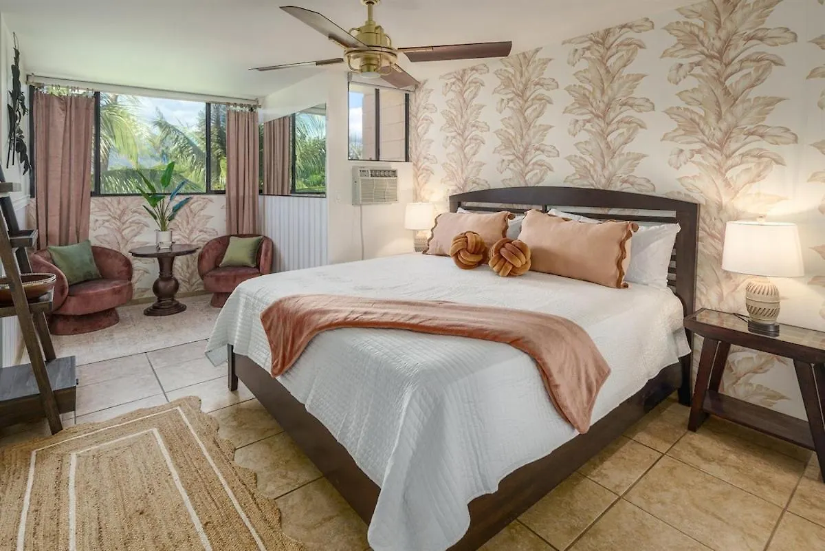 Chic Beachfront Condo— Newly Remodeled — 2024 Holiday home Kihei