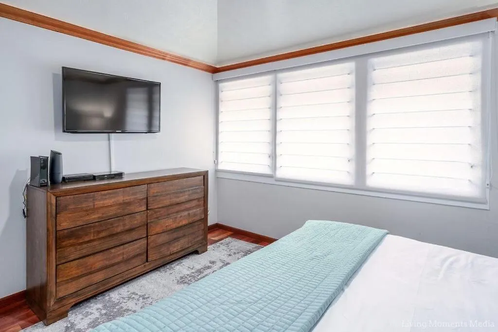 Holiday home Spacious Beachfront — Sleeps 6 — Ocean Views Kihei