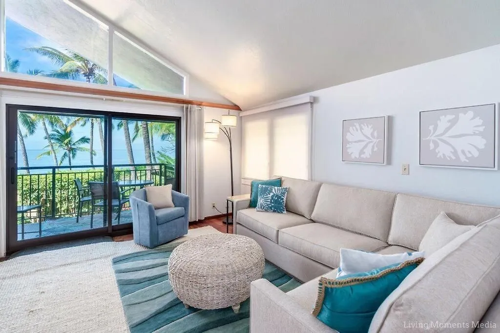 Holiday home Spacious Beachfront — Sleeps 6 — Ocean Views
