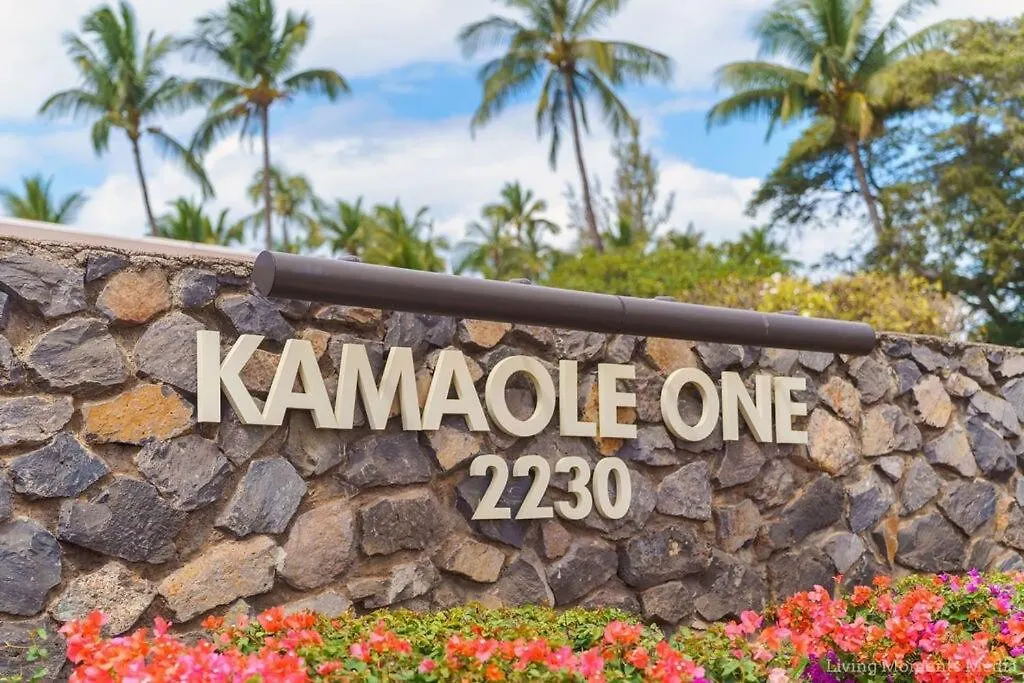Holiday home Spacious Beachfront — Sleeps 6 — Ocean Views *