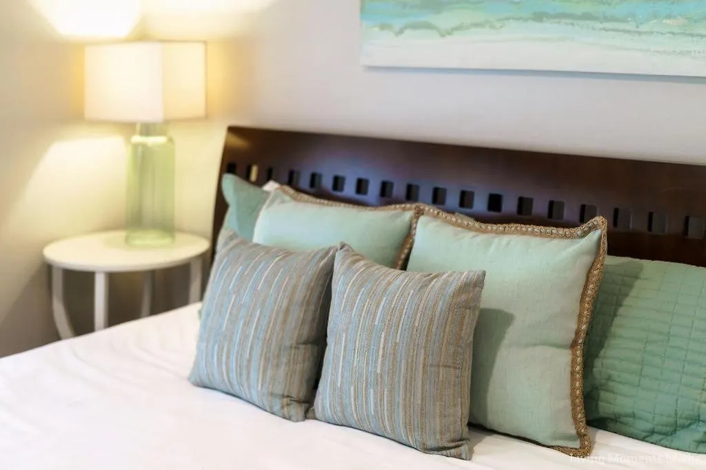 Spacious Beachfront — Sleeps 6 — Ocean Views * Kihei