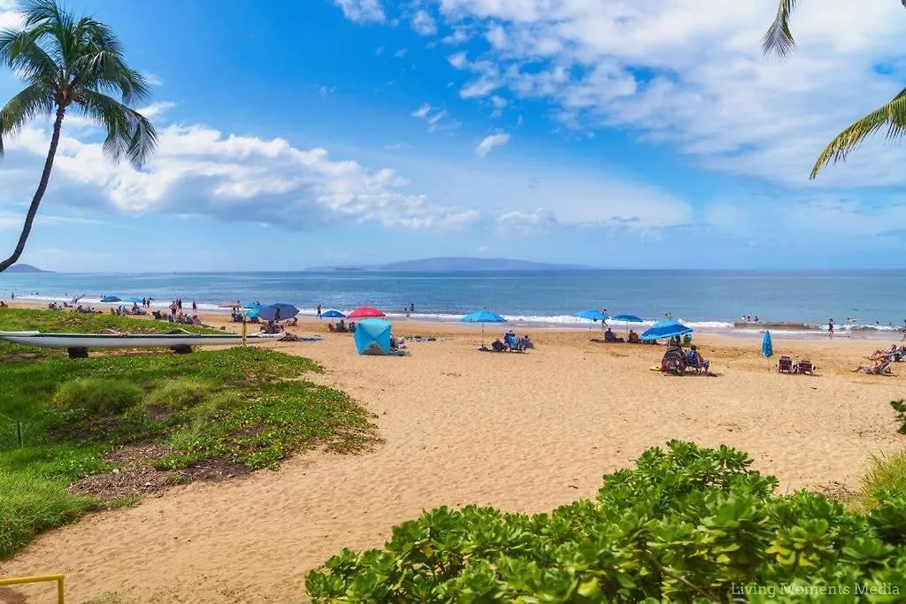 Holiday home Spacious Beachfront — Sleeps 6 — Ocean Views